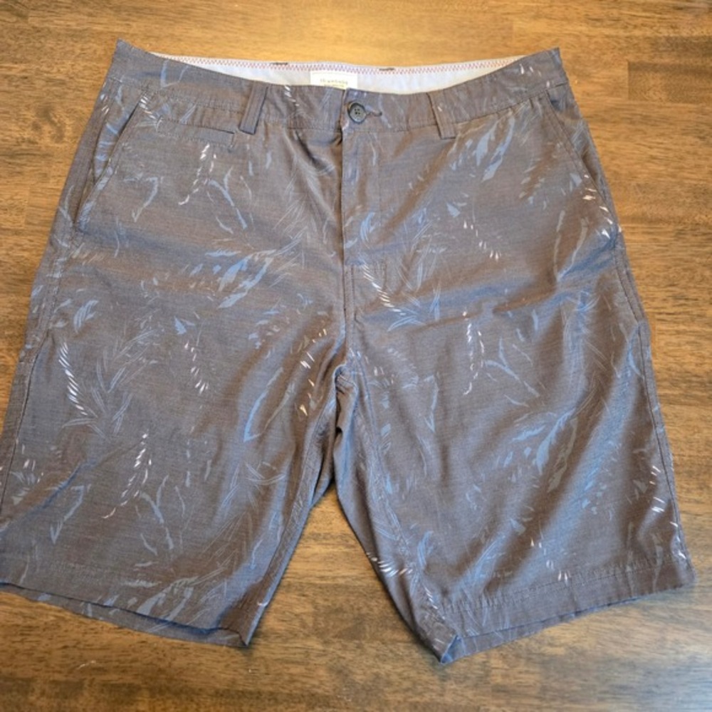7Diamonds Performance Mens Grey Leaf Print‎ Stretch Golf Shorts Size 34